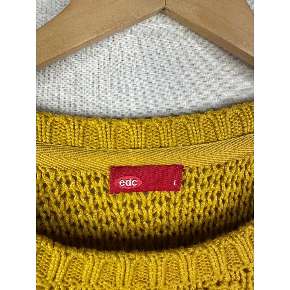 Cozy Yellow Knit Sweater - Picture 4 of 7